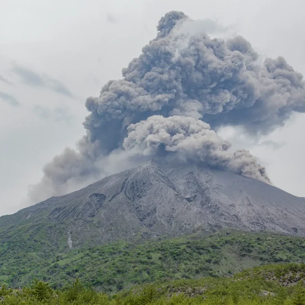 「夏めく」季節と「改正活火山法」1年